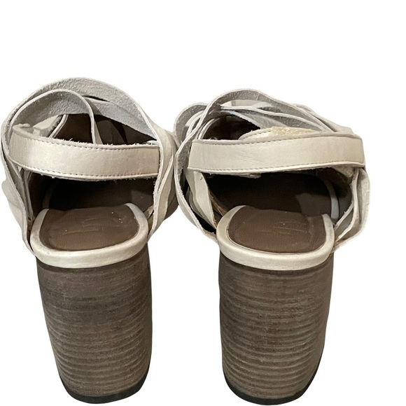 LD Tuttle Strappy Leather Sandals Size 6.5 Off White Peep Toe Stacked He… - Picture 4 of 9